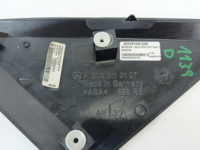 Consola de fixação de espelho de retrovisão direito A9068110107 MERCEDES