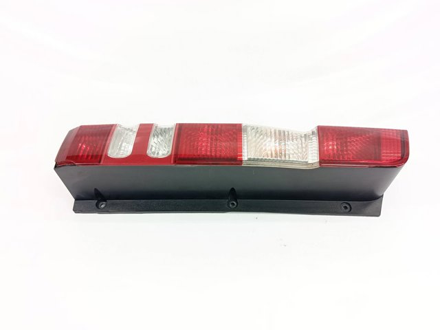 Lanterna traseira esquerda A9068200164 MERCEDES
