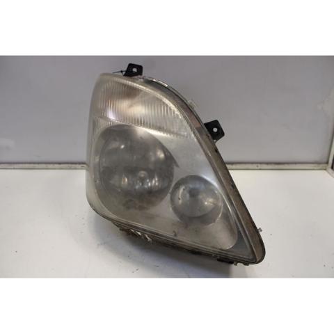 Luz direita A9068200261 MERCEDES
