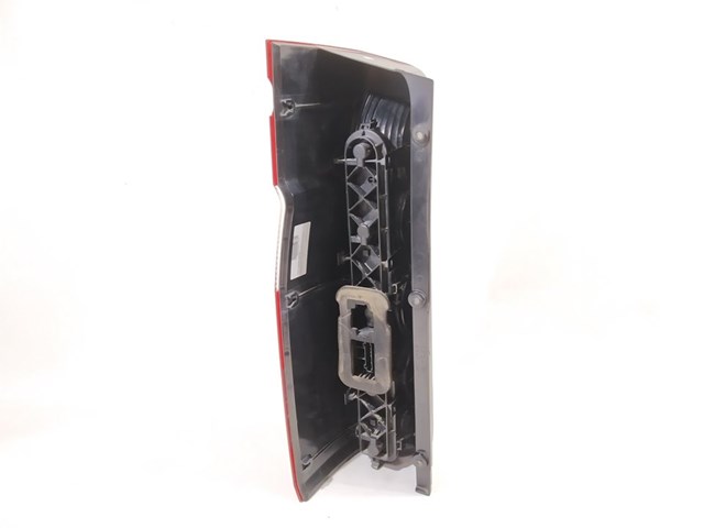 Lanterna traseira direita A9068200264 MERCEDES