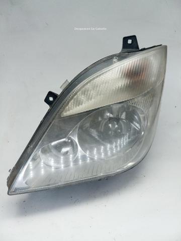 Luz esquerda A9068200561 MERCEDES