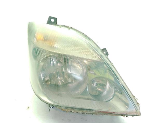 Luz direita A9068200661 MERCEDES