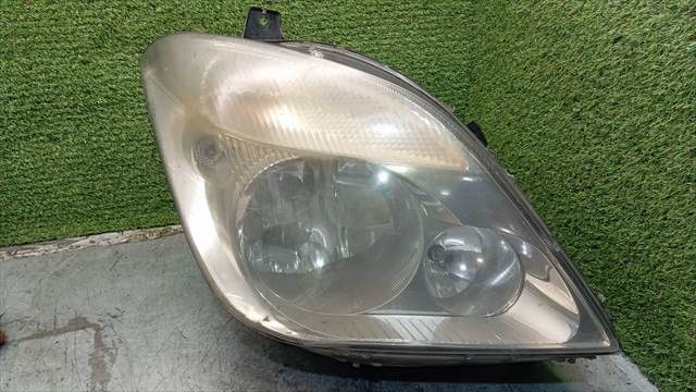 Luz direita A9068200661 MERCEDES