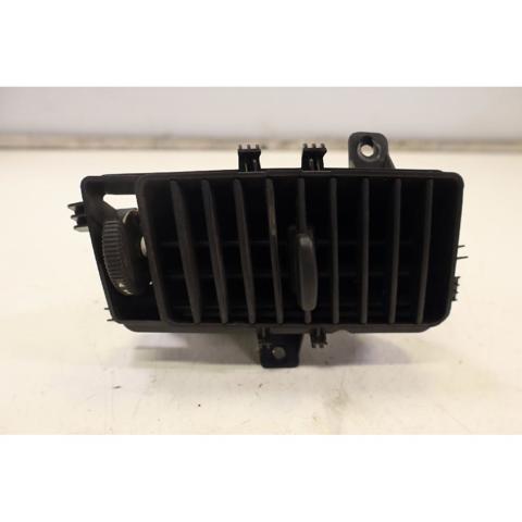 Grelha direita de ventilação de salão no "painel de instrumentos" A9068300154 MERCEDES