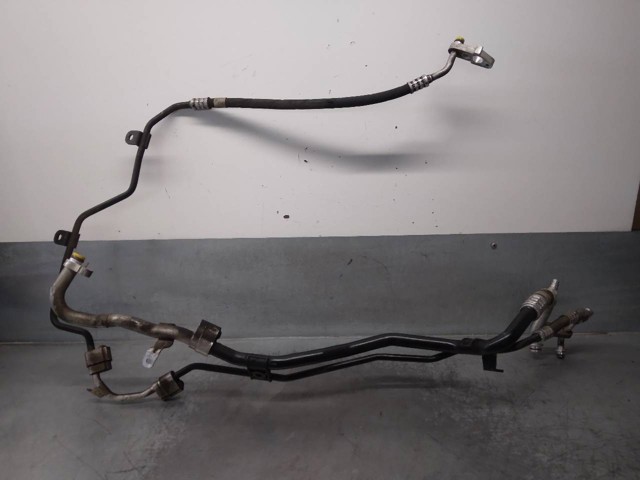 Mangueira de aparelho de ar condicionado, desde o vaporizador até o compressor A9068301515 MERCEDES