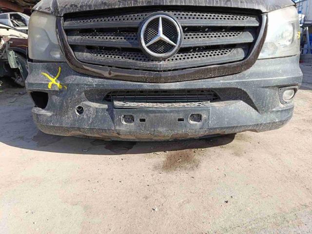 Pára-choque dianteiro A9068801670 MERCEDES
