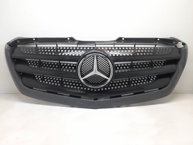Grelha do radiador A9068880523 MERCEDES