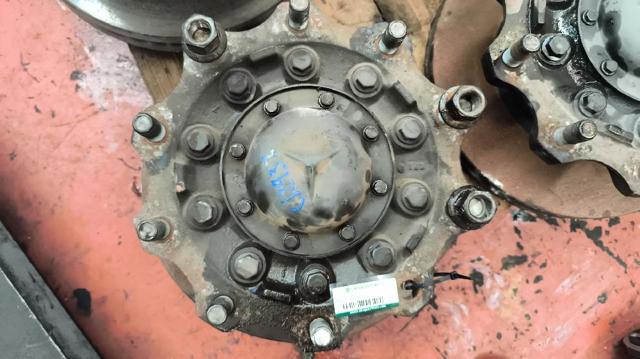 Cubo dianteiro A9423340201 MERCEDES