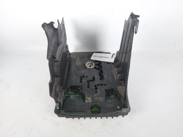 AG9N10723AC Land Rover