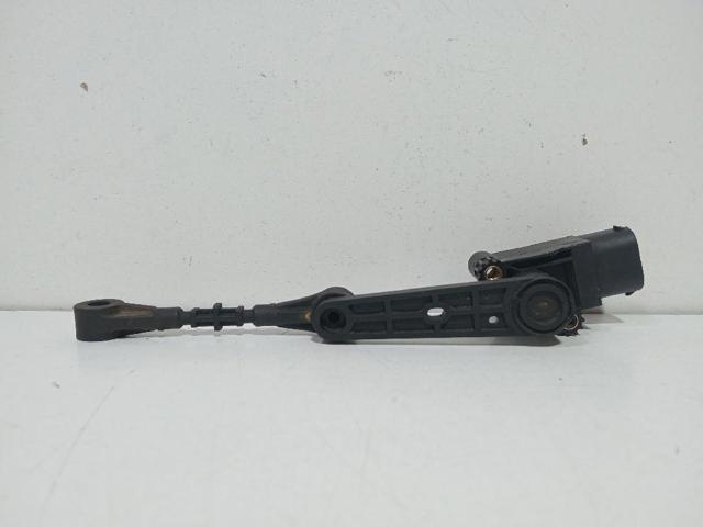 Sensor dianteiro do nível de posição de carroçaria AH223C097AC LAND ROVER