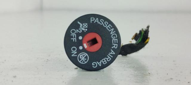 Fecho de desligação (desativação) de cinto de segurança de passageiro AV1T14B268AB FORD