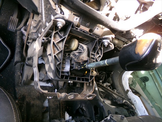 AV4R7C453NC Ford