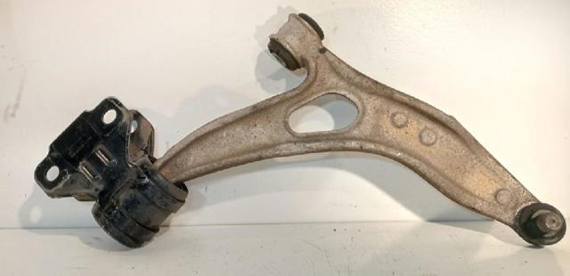 Braço oscilante inferior direito de suspensão dianteira AV613A423MA FORD
