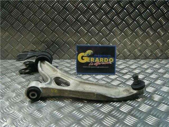 Braço oscilante inferior esquerdo de suspensão dianteira AV613A424PA FORD