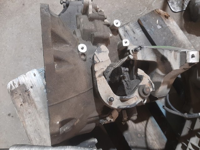 AV6R7002KF Ford