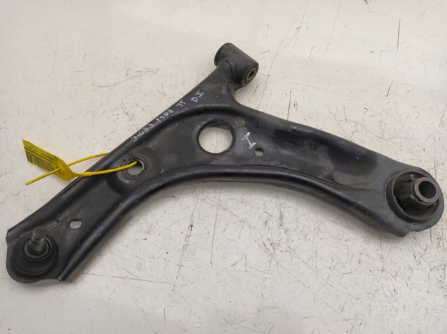 Braço oscilante inferior esquerdo de suspensão dianteira B000770280 PEUGEOT