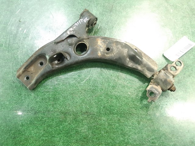 Braço oscilante inferior esquerdo de suspensão dianteira B25D34350D MAZDA