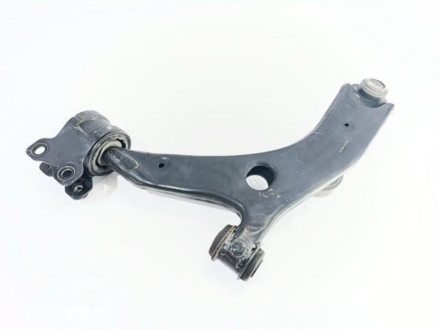 Braço oscilante inferior direito de suspensão dianteira B32H34300D MAZDA