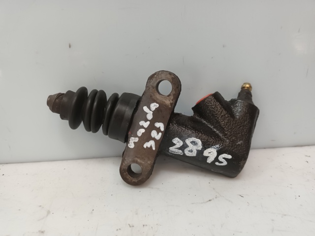 Cilindro de trabalho de embraiagem B45541920A MAZDA