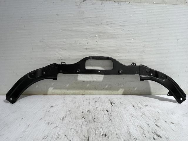 Suporte superior do radiador (painel de montagem de fixação das luzes) B45A53150 MAZDA