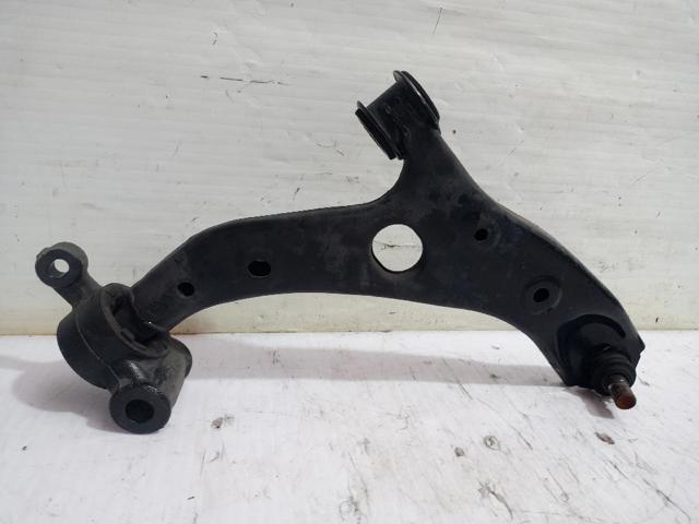 Braço oscilante inferior direito de suspensão dianteira B60P34300 MAZDA