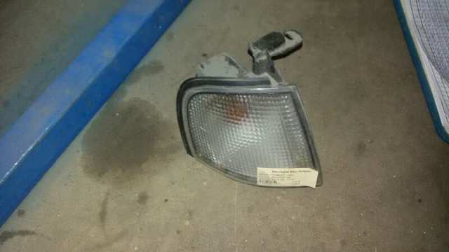 Pisca-pisca direito B613086J00 NISSAN