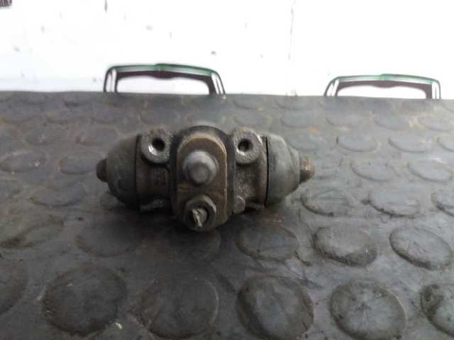 Cilindro traseiro do freio de rodas de trabalho BC1D26610B MAZDA