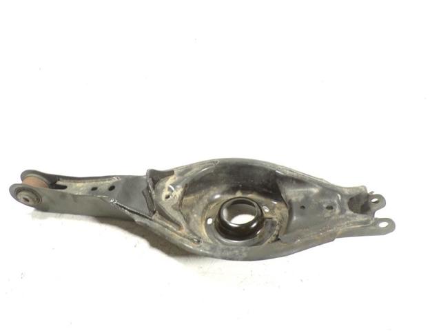 Braço oscilante inferior direito de suspensão traseira BJS728300B MAZDA