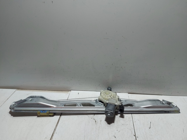 Mecanismo de acionamento de vidro da porta dianteira direita BK31V23200BF FORD