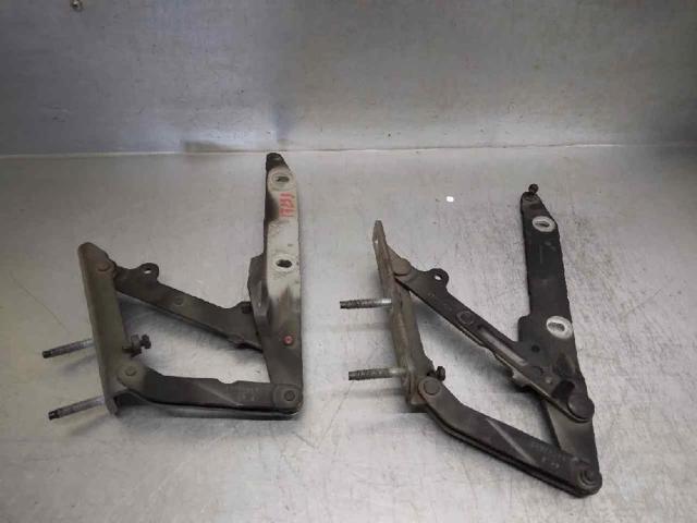 Gozno da capota direito BKB780020 LAND ROVER