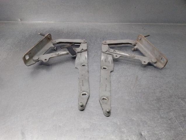 Gozno da capota direito BKB780020 LAND ROVER