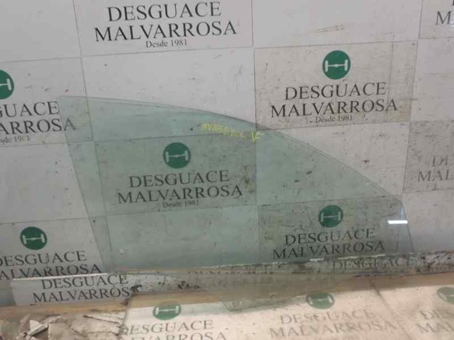 Vidro da porta dianteira direita BP4K58511A MAZDA