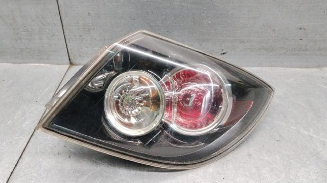 Lanterna traseira direita externa BR5S51150B MAZDA
