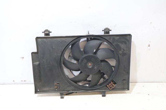 Difusor do radiador de esfriamento, montado com motor e roda de aletas C1B18C607AE FORD