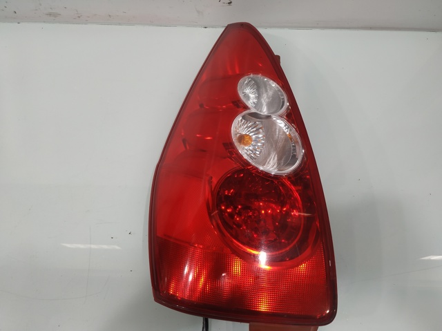 Lanterna traseira esquerda C23551160 MAZDA