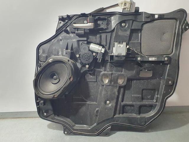 Mecanismo de acionamento de vidro da porta dianteira direita C23558590B MAZDA