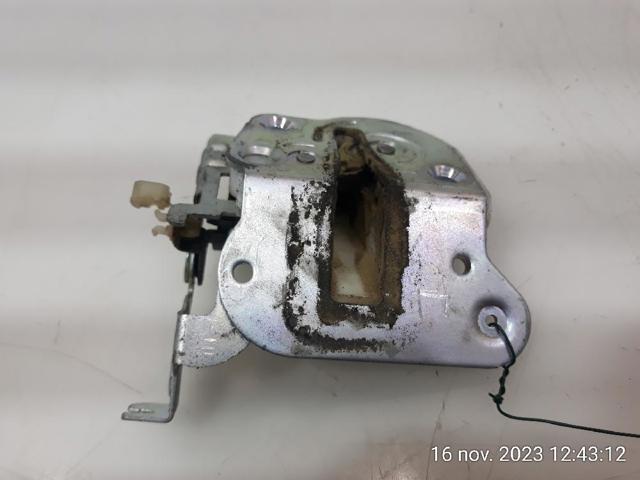 Fecho da porta dianteira esquerda C23573350 MAZDA