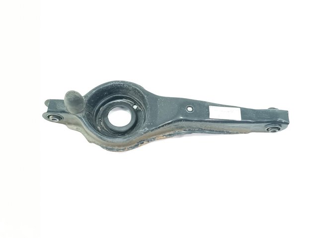 Braço oscilante inferior esquerdo de suspensão traseira/direita C29128300C MAZDA