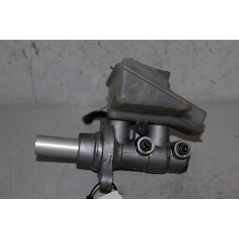 Cilindro mestre do freio CCY94340Z MAZDA