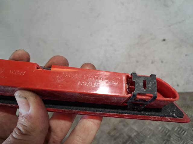 Sinal de parada traseiro adicional CJ5413A601AE FORD