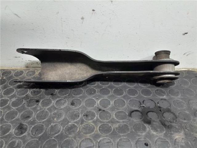 Braço oscilante inferior direito de suspensão traseira CPLA5K898AE LAND ROVER