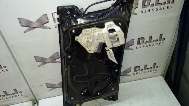 CUR000141 Land Rover