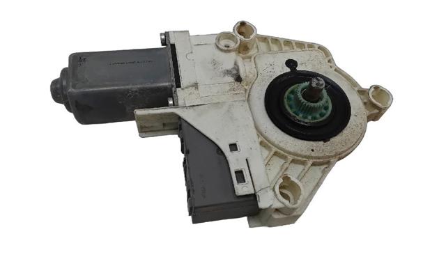 CUR000141 Land Rover