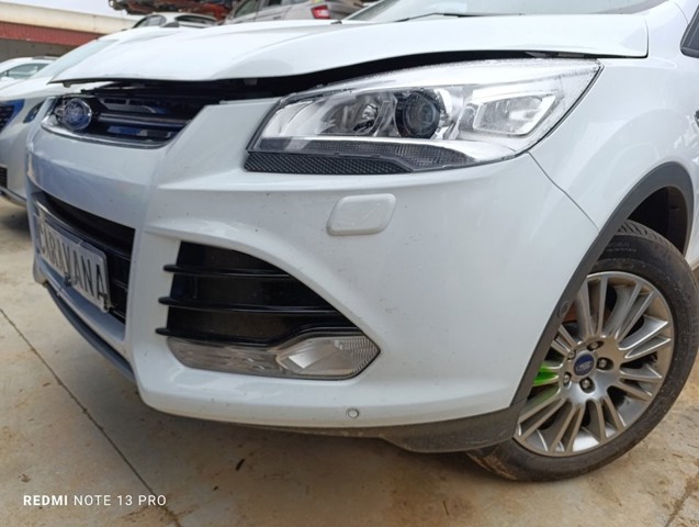 Pára-choque dianteiro CV4417D957AAXWAA FORD
