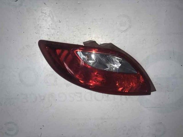 Lanterna traseira esquerda D65151160 MAZDA