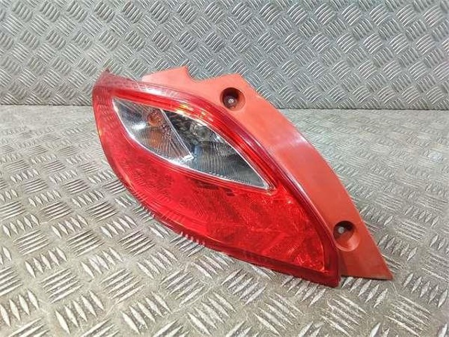 Lanterna traseira esquerda D65151160F MAZDA
