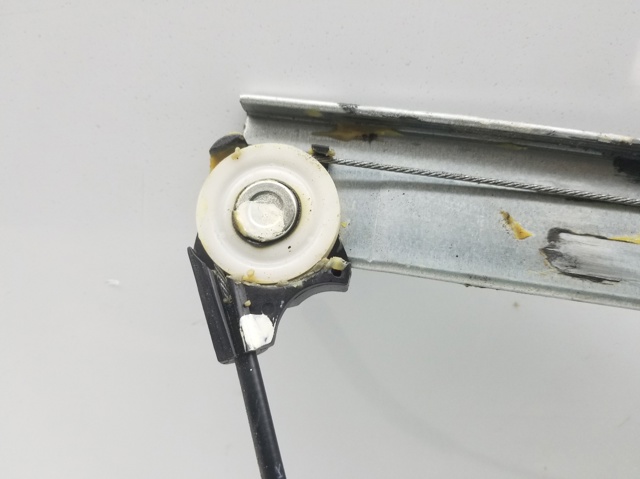 Motor de acionamento de vidro da porta dianteira esquerda D6515958X MAZDA