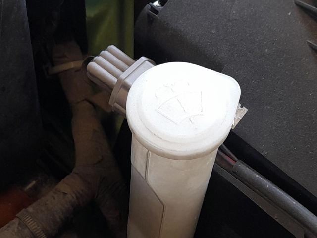 Tanque de fluido para lavador de vidro Mazda 2  DE ao melhor preço