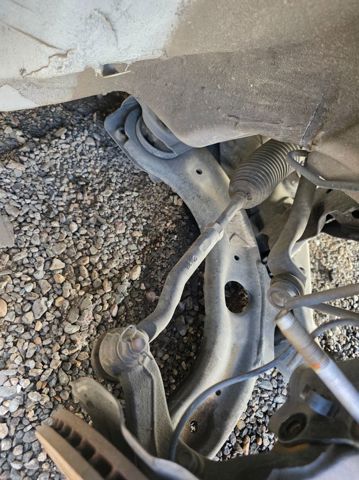 Braço oscilante inferior direito de suspensão dianteira DA7H34300B MAZDA