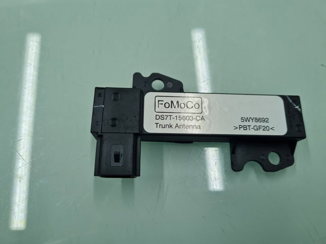 Reforçador do sinal de antena DS7T15603CA FORD